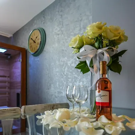 Hotelove Z Sauna Przy Strumieniu *